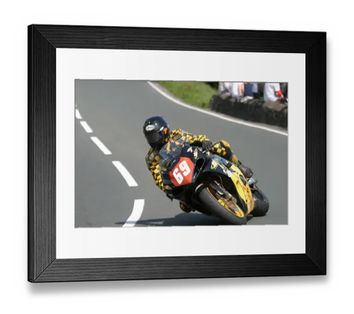 Framed Print : Anita Buxton (Bullock Suzuki) 2005 Superstock TT Framed Print : Anita Buxton (Bullock Suzuki) 2005 Superstock TT