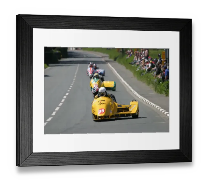 Framed Print : Mick Thompson & Steven Coombes (Ireson Yamaha) 2005 Sidecar TT Framed Print : Mick Thompson & Steven Coombes (Ireson Yamaha) 2005 Sidecar TT