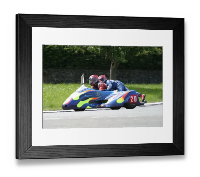 Framed Print : Howard Baker & Mike Killingsworth (Shelbourne Yamaha) 2005 Sidecar TT Framed Print : Howard Baker & Mike Killingsworth (Shelbourne Yamaha) 2005 Sidecar TT