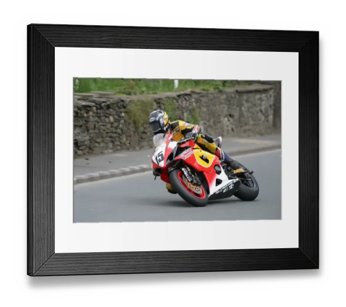 Framed Print : Guy Martin (Suzuki) 2005 Senior TT Framed Print : Guy Martin (Suzuki) 2005 Senior TT