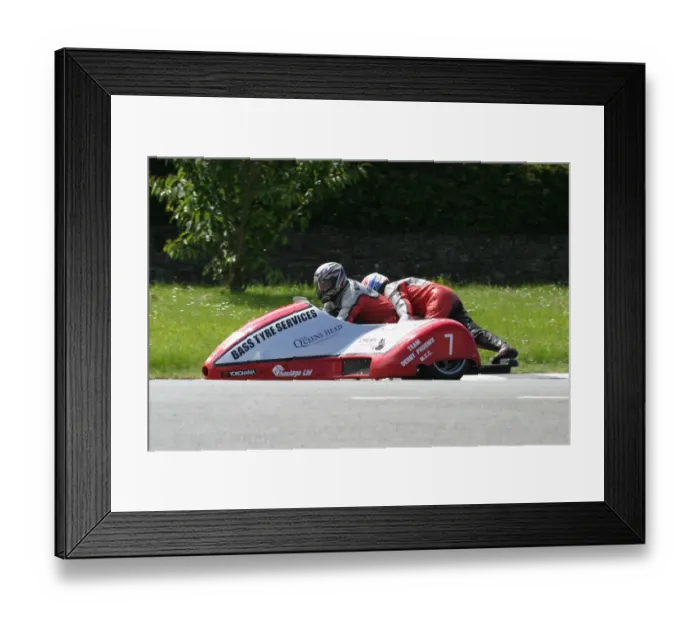 Framed Print : Gary Bryan & Colin Hardman (Baker Honda) 2005 Sidecar TT Framed Print : Gary Bryan & Colin Hardman (Baker Honda) 2005 Sidecar TT