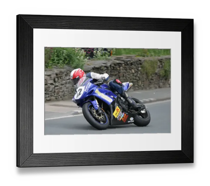 Framed Print : Gary Carswell (Yamaha) 2005 Senior TT Framed Print : Gary Carswell (Yamaha) 2005 Senior TT