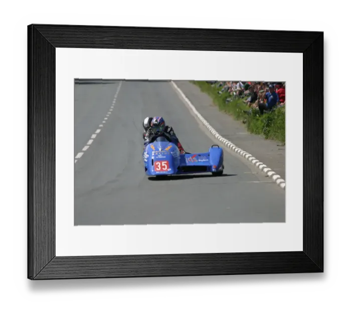 Framed Print : Alan Warner & Rick Roberts (Ireson) 2005 Sidecar TT Framed Print : Alan Warner & Rick Roberts (Ireson) 2005 Sidecar TT