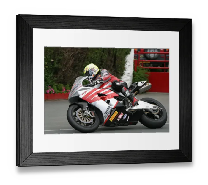 Framed Print : Ian Lougher (Honda) 2005 Superbike TT