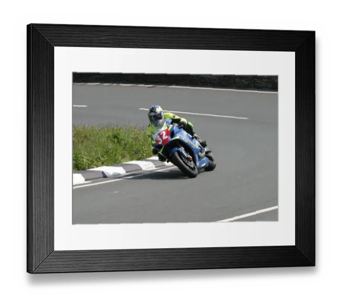 Framed Print : Paul Duckett (Suzuki) 2005 Superstock TT Framed Print : Paul Duckett (Suzuki) 2005 Superstock TT