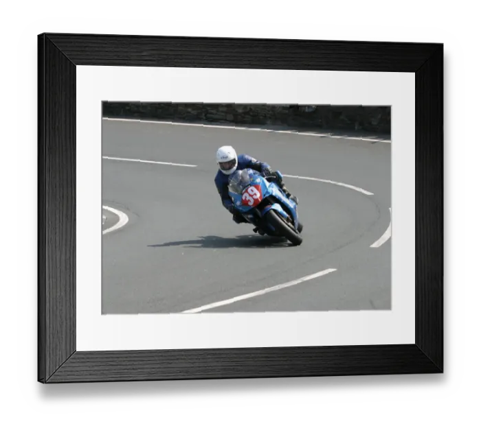 Framed Print : Victor Gilmore (Honda) 2005 Superstock TT Framed Print : Victor Gilmore (Honda) 2005 Superstock TT