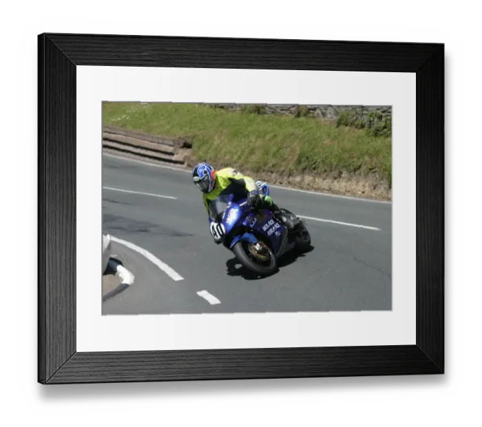 Framed Print : Paul Duckett (Honda) 2006 Superbike TT Framed Print : Paul Duckett (Honda) 2006 Superbike TT