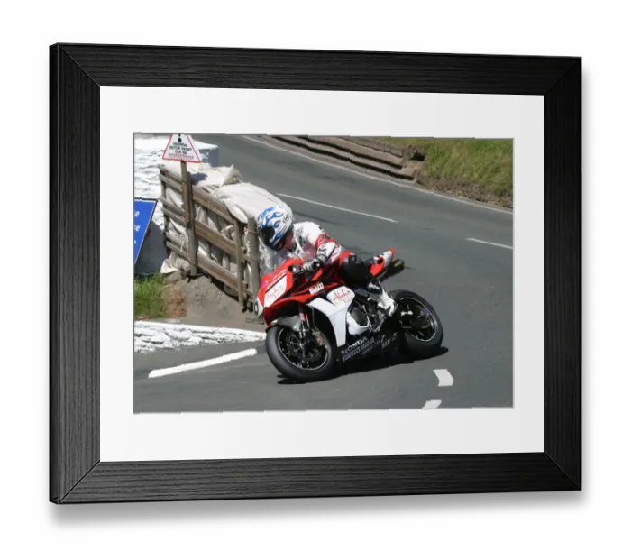 Framed Print : Martin Finnegan (Honda) 2006 Superbike TT Framed Print : Martin Finnegan (Honda) 2006 Superbike TT