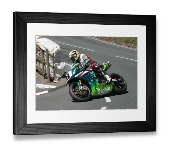 Framed Print : Ian Lougher (Honda) 2006 Superbike TT Framed Print : Ian Lougher (Honda) 2006 Superbike TT