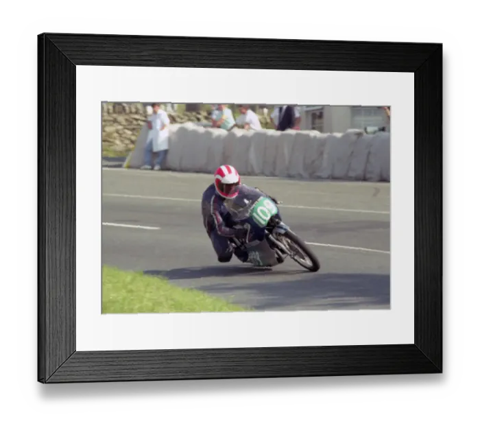 Framed Print : Ian Hogg (Suzuki) 1991 Lightweight Classic Manx Grand Prix