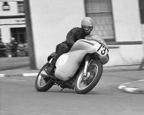 Tony Hunter (AJS) 1963 Junior Manx Grand Prix
