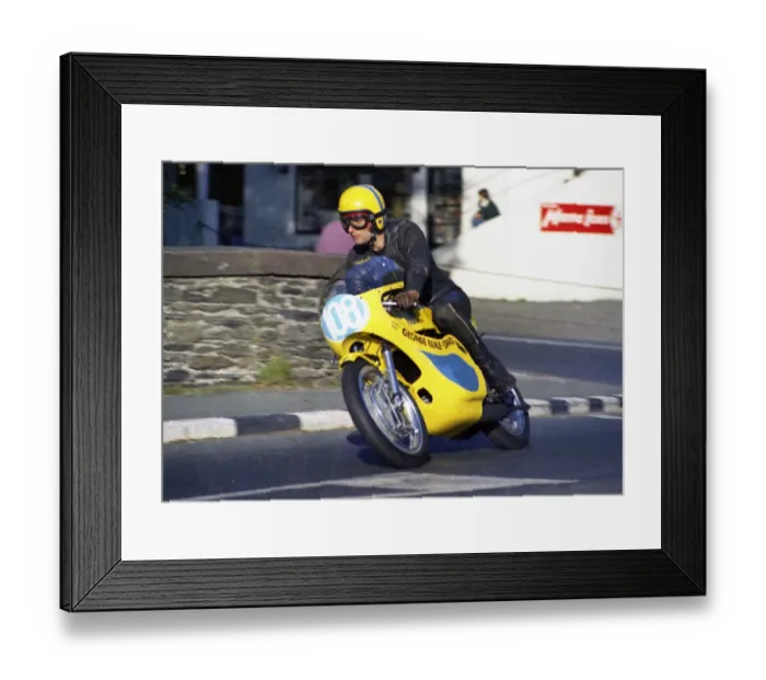 Framed Print : Dave W Hunt (Yamaha) 1974 Junior Manx Grand Prix Framed Print : Dave W Hunt (Yamaha) 1974 Junior Manx Grand Prix