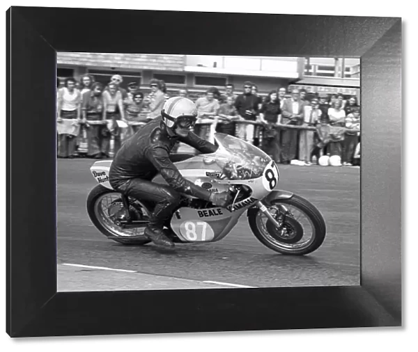 David Hunt (Beale Yamaha) 1975 Junior Manx Grand Prix