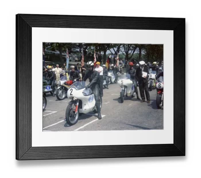 Framed Print : Chris Conn (Norton) 1967 Junior TT Framed Print : Chris Conn (Norton) 1967 Junior TT