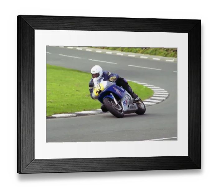 Framed Print : Andy Jackson (Suzuki) 2002 Senior Manx Grand Prix Framed Print : Andy Jackson (Suzuki) 2002 Senior Manx Grand Prix