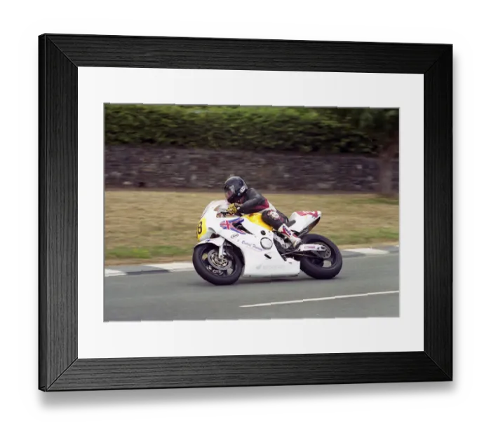 Framed Print : Dave Jones (Honda) 2003 Senior Manx Grand Prix Framed Print : Dave Jones (Honda) 2003 Senior Manx Grand Prix