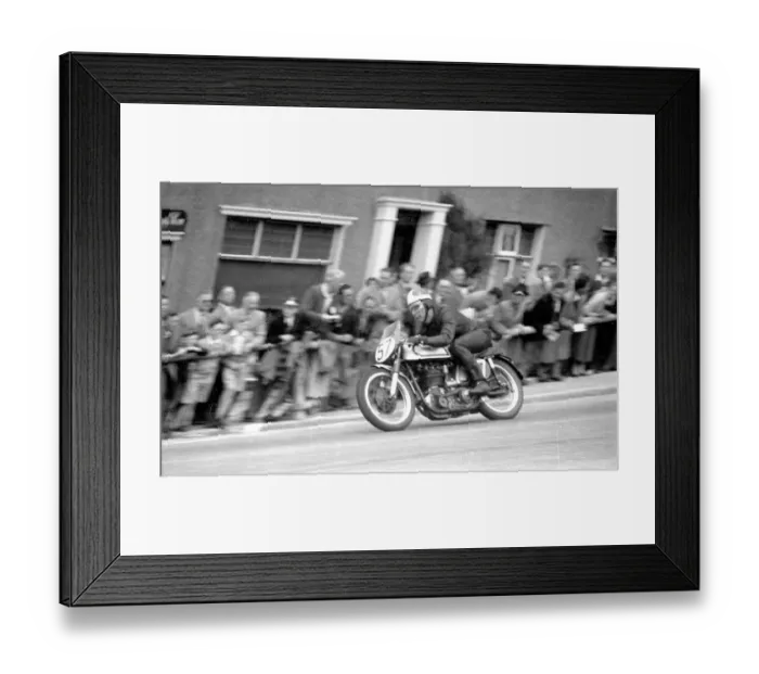 Framed Print : Peter Davey (Norton) 1955 Senior TT Framed Print : Peter Davey (Norton) 1955 Senior TT