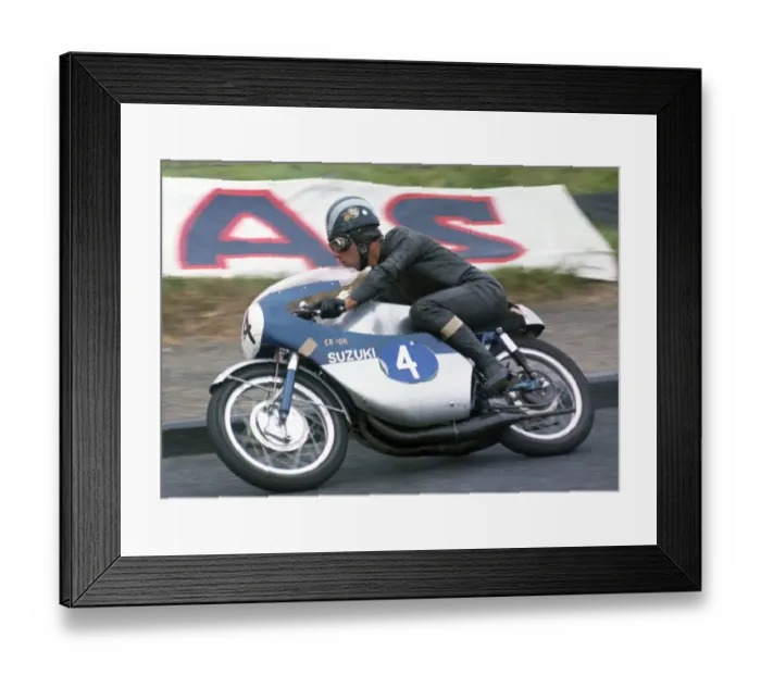 Framed Print : Rex Butcher (Crooks Suzuki) 1968 Junior TT Framed Print : Rex Butcher (Crooks Suzuki) 1968 Junior TT
