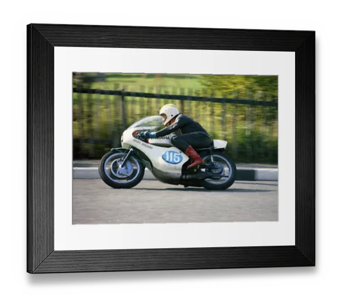 Framed Print : Geoff Kelly (Yamaha) 1975 Junior Manx Grand Prix Framed Print : Geoff Kelly (Yamaha) 1975 Junior Manx Grand Prix