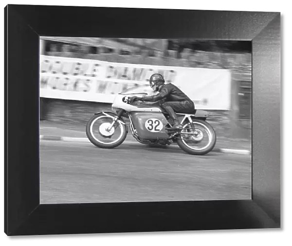 T Neil Kelly (Velocette Metisse) 1969 Senior Manx Grand Prix