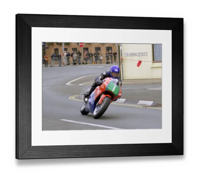Framed Print : Steve Kuene (Honda) 2004 Lightweight Manx Grand Prix Framed Print : Steve Kuene (Honda) 2004 Lightweight Manx Grand Prix