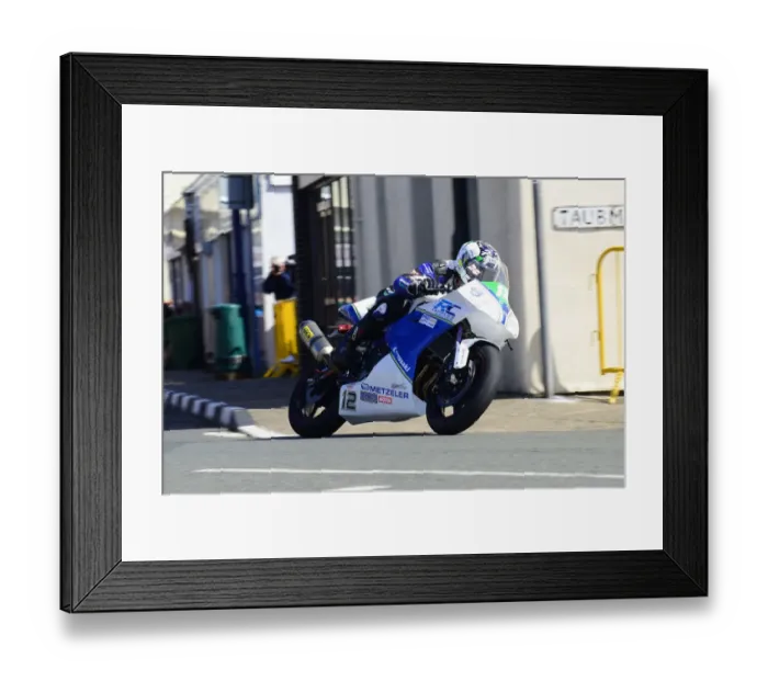 Framed Print : Dean Harrison (Kawasaki) 2014 Lightweight TT Framed Print : Dean Harrison (Kawasaki) 2014 Lightweight TT