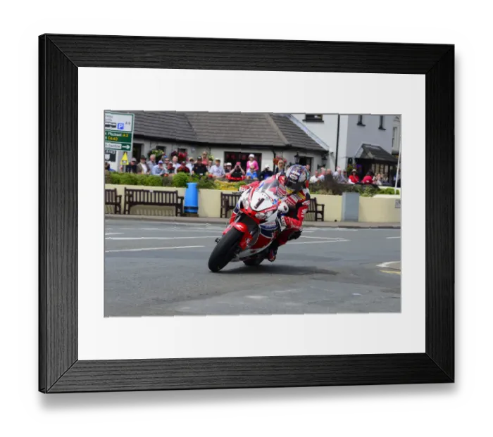 Framed Print : John McGuinness (Honda) 2014 Senior TT Framed Print : John McGuinness (Honda) 2014 Senior TT