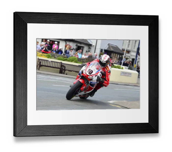 Framed Print : Conor Cummins (Honda) 2014 Senior TT Framed Print : Conor Cummins (Honda) 2014 Senior TT