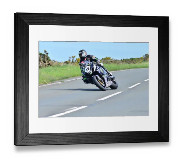 Framed Print : Steve Mercer (Suzuki) 2014 Superbike TT Framed Print : Steve Mercer (Suzuki) 2014 Superbike TT