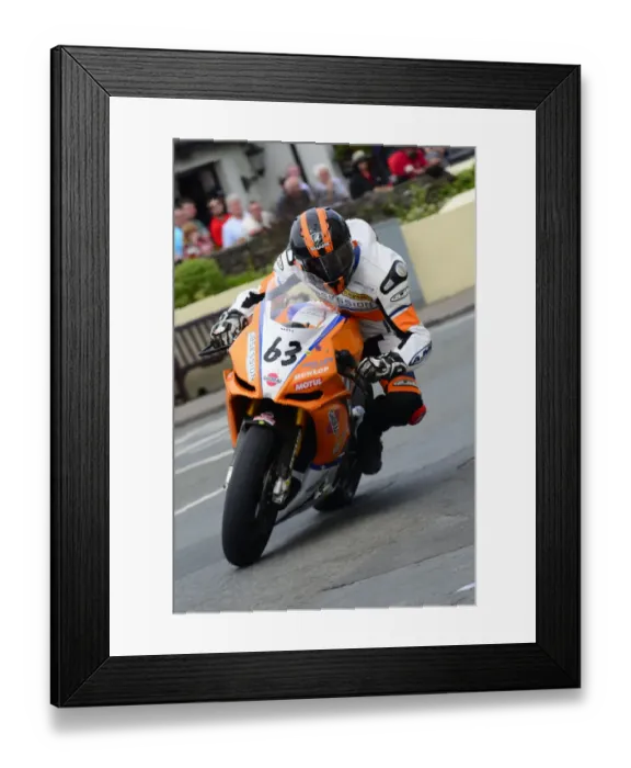 Framed Print : Dave Hewson (Aprilia) 2014 Senior TT Framed Print : Dave Hewson (Aprilia) 2014 Senior TT