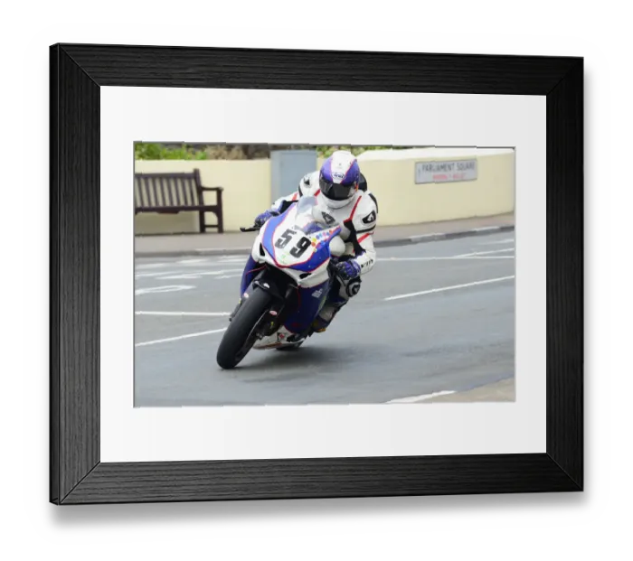 Framed Print : Scott Wilson (Honda) 2014 Senior TT Framed Print : Scott Wilson (Honda) 2014 Senior TT