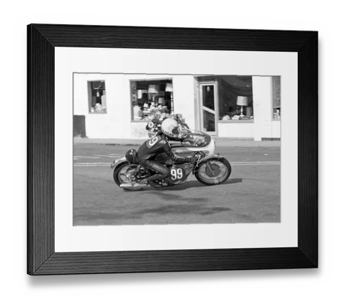 Framed Print : Vic Soussan (Suzuki) 1972 Production TT Framed Print : Vic Soussan (Suzuki) 1972 Production TT