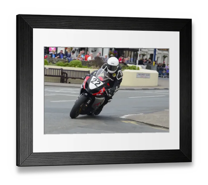 Framed Print : Sean Anderson (Suzuki) 2014 Senior TT Framed Print : Sean Anderson (Suzuki) 2014 Senior TT