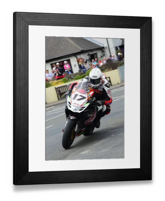 Framed Print : Dan Kneen (Suzuki) 2014 Senior TT Framed Print : Dan Kneen (Suzuki) 2014 Senior TT