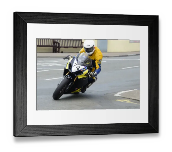 Framed Print : Alan Connor (Suzuki) 2014 Senior TT Framed Print : Alan Connor (Suzuki) 2014 Senior TT