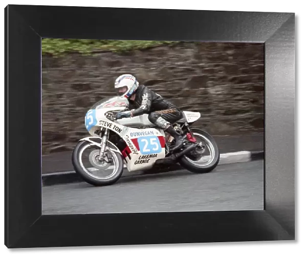 Charlie Thomson (Yamaha) 1990 Junior Manx Grand Prix
