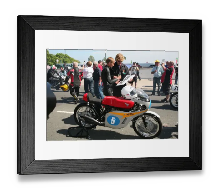 Framed Print : Stuart Graham (Honda) 2007 Parade Lap Framed Print : Stuart Graham (Honda) 2007 Parade Lap