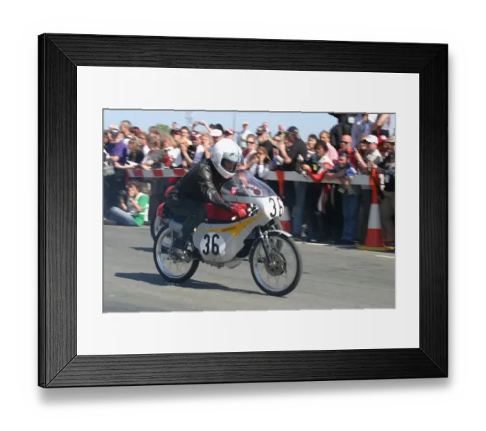 Framed Print : Ian Plumridge (Honda) 2007 TT Parade Lap Framed Print : Ian Plumridge (Honda) 2007 TT Parade Lap