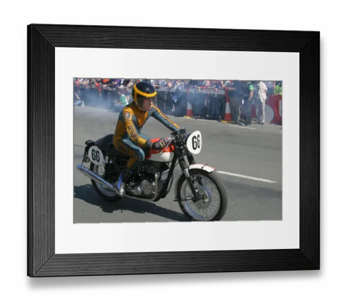 Framed Print : Darryl Pendlebury (Triumph) 2007 TT Parade Lap Framed Print : Darryl Pendlebury (Triumph) 2007 TT Parade Lap