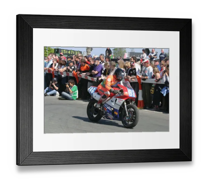Framed Print : Mark Baldwin (Honda) 2007 TT Parade Lap Framed Print : Mark Baldwin (Honda) 2007 TT Parade Lap