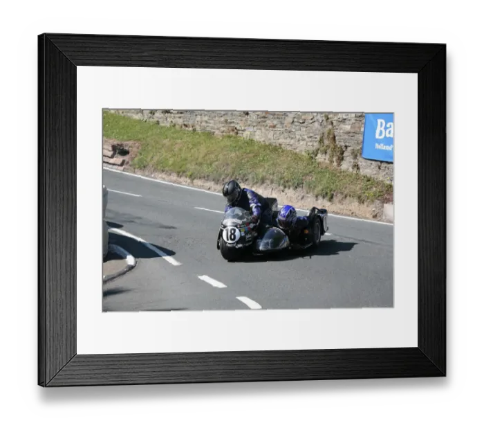 Framed Print : Nigel Smith & Kris Hibberd (Hewitt BSA) 2007 Parade Lap Framed Print : Nigel Smith & Kris Hibberd (Hewitt BSA) 2007 Parade Lap
