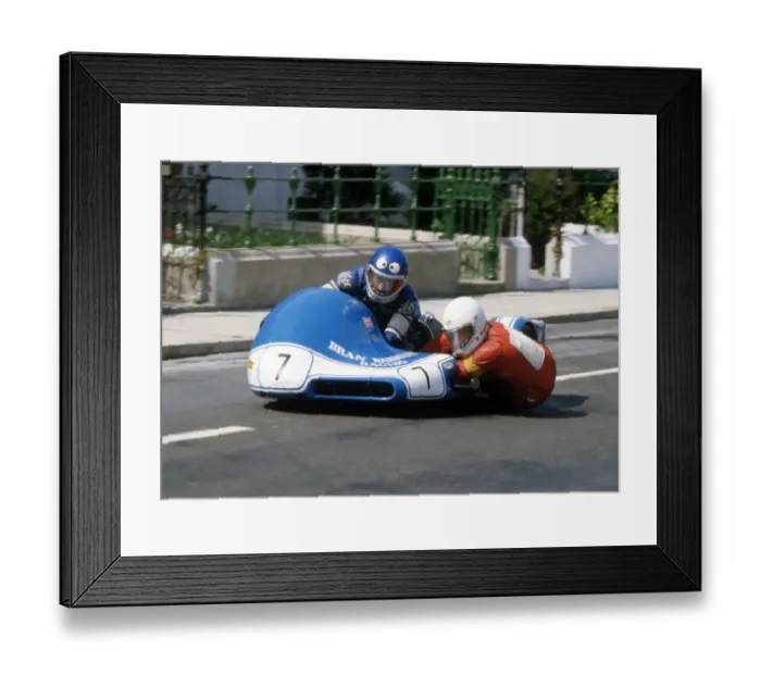 Framed Print : Nigel Rollason & Colin Bairnson (Barton Phoenix) 1984 Sidecar TT Framed Print : Nigel Rollason & Colin Bairnson (Barton Phoenix) 1984 Sidecar TT