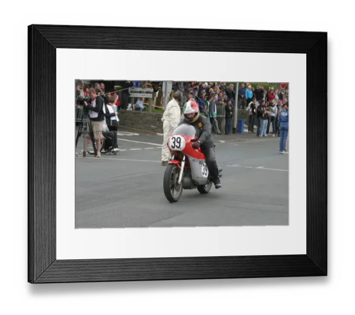 Framed Print : William Curgenven (Magni MV) 2010 TT Parade Lap Framed Print : William Curgenven (Magni MV) 2010 TT Parade Lap
