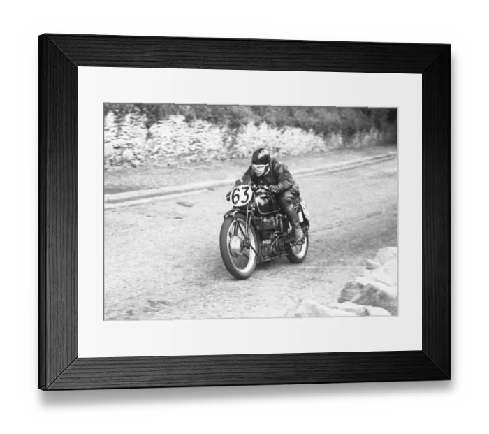 Framed Print : Alan Raynor (Velocette) 1952 Junior Manx Grand Prix