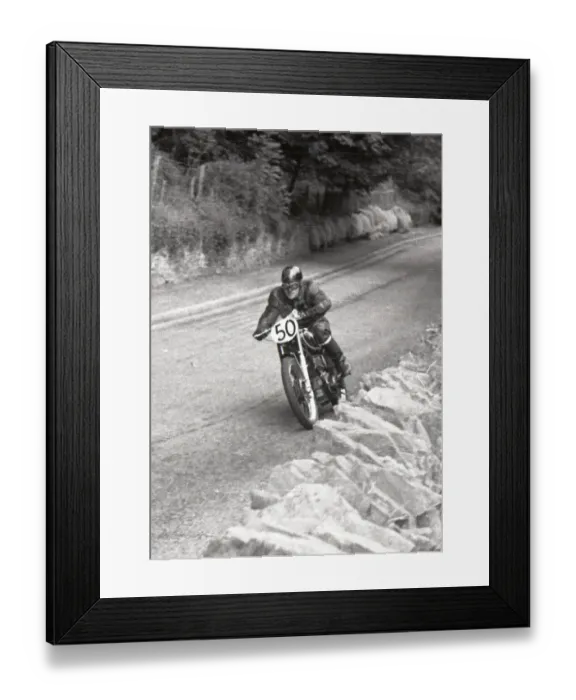 Framed Print : Elwyn Rees (AJS) 1952 Junior Manx Grand Prix Framed Print : Elwyn Rees (AJS) 1952 Junior Manx Grand Prix