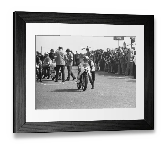 Framed Print : Paddy Reid (Yamaha) 1973 Senior Manx Grand Prix Framed Print : Paddy Reid (Yamaha) 1973 Senior Manx Grand Prix