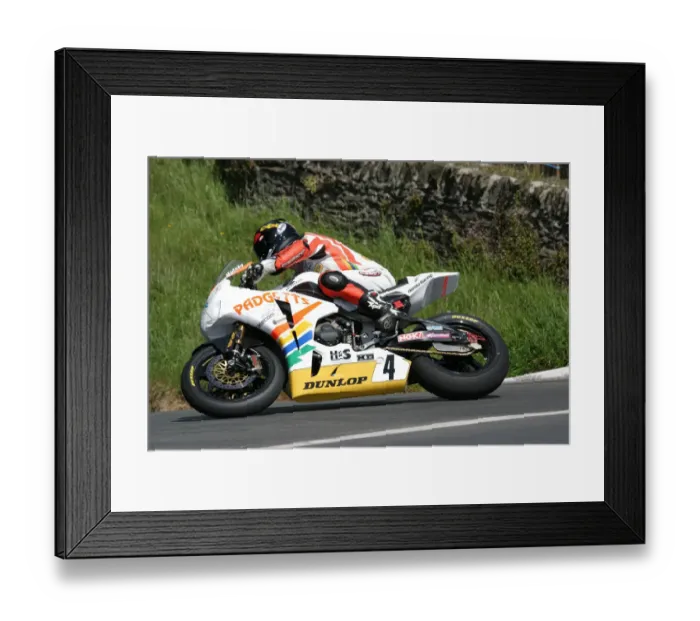 Framed Print : Ian Hutchinson (Padgett Honda) 2009 Superbike TT Framed Print : Ian Hutchinson (Padgett Honda) 2009 Superbike TT