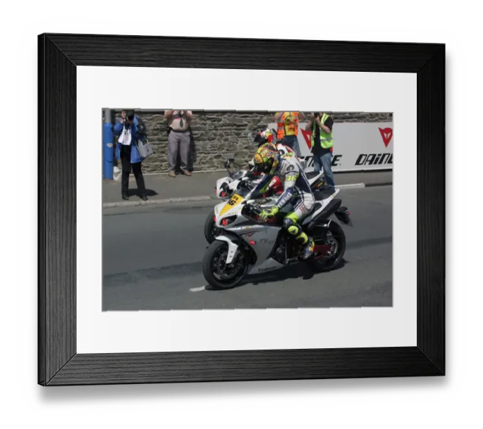 Framed Print : Valentino Rossi (Yamaha) 2009 TT Parade Lap Framed Print : Valentino Rossi (Yamaha) 2009 TT Parade Lap