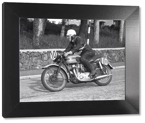 Cliff Dearden (Triumph) 1955 Senior Clubman TT