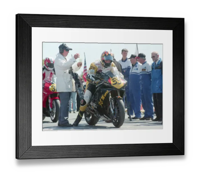 Framed Print : Steve Dey (Yamaha) 2000 Senior TT Framed Print : Steve Dey (Yamaha) 2000 Senior TT